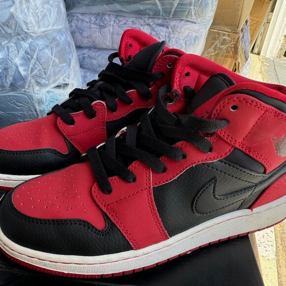 Air Jordan 1 Mid BG Black/Gym Red Youth Size 5 - Lightly Used - Picture 1 of 10
